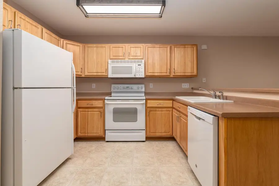 210 E Remer ROAD #104, Elkhorn, WI 53121 - #3