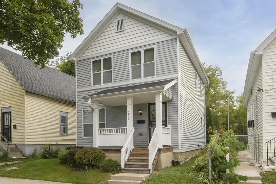 2932 N Dr William Finlayson STREET, Milwaukee, WI 53212 - #2