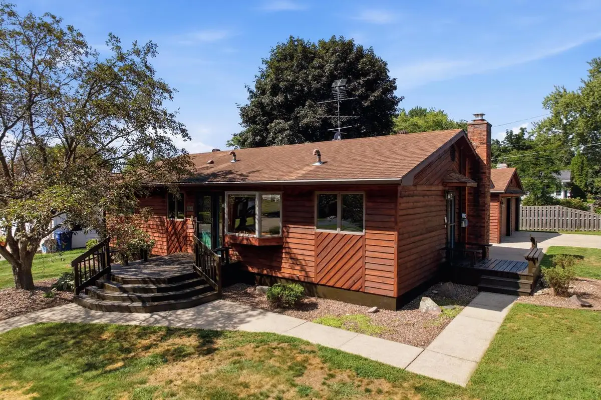 910 Charles DRIVE, Sparta, WI 54656 - #1