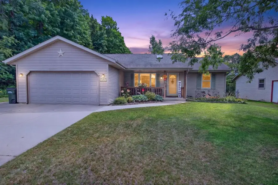 513 Polaris STREET, West Bend, WI 53095 - #2