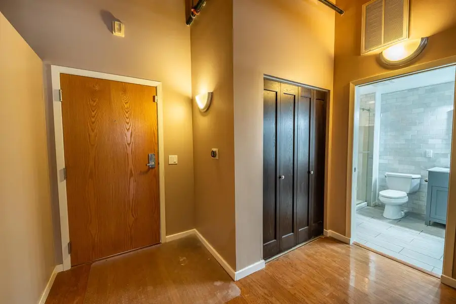 234 E Reservoir AVENUE #404, Milwaukee, WI 53212 - #3