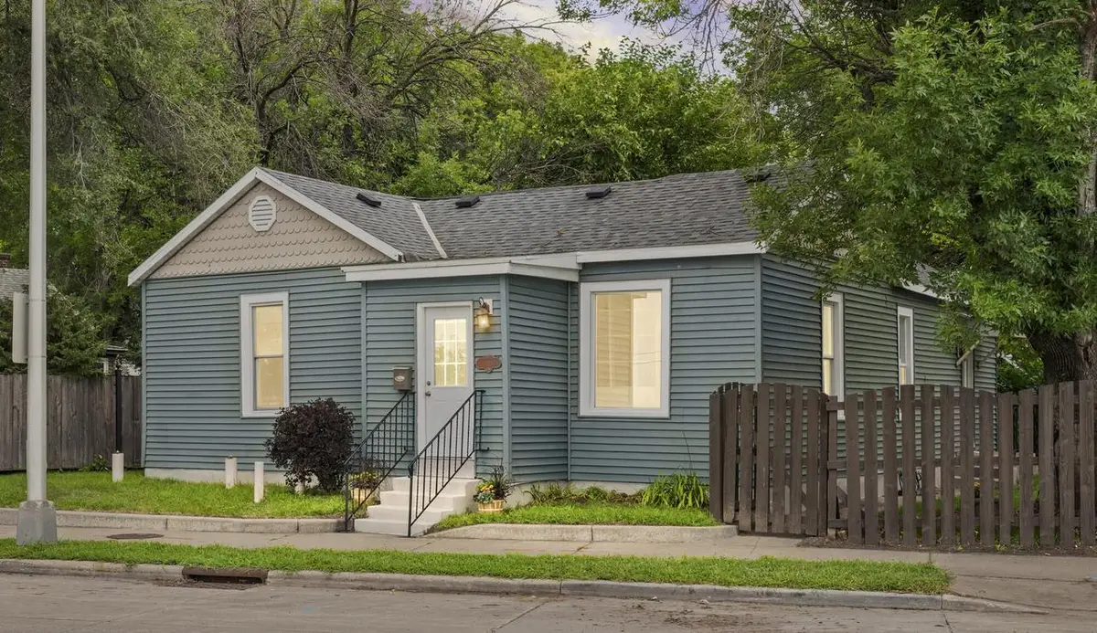1313 South AVENUE, La Crosse, WI 54601 - #1
