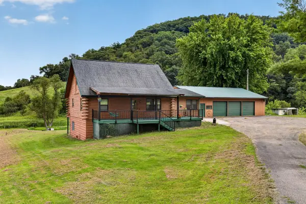 565 Beckman ROAD, La Crescent, MN 55947