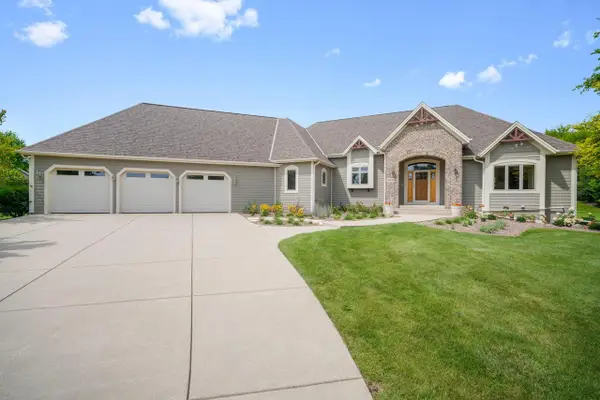 13445 N Laurel LANE, Mequon, WI 53097
