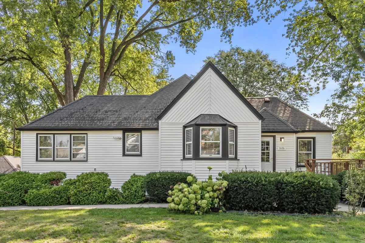1636 S Triangle AVENUE, New Berlin, WI 53151 - #1