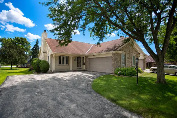 5360 S Cambridge LANE, Greenfield, WI 53221