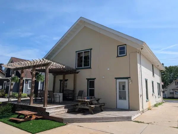 N8331 North STREET, Ixonia, WI 53036