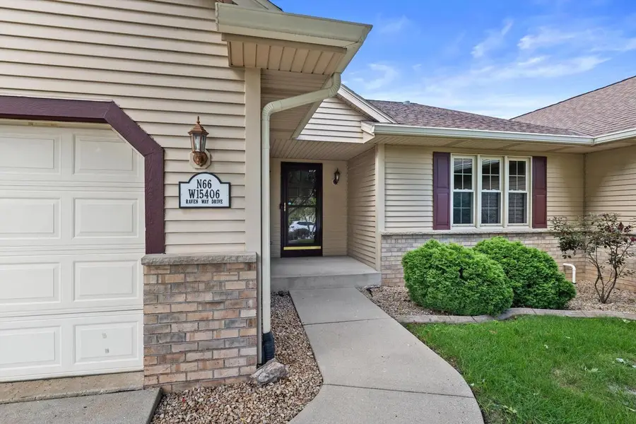 N66W15406 Raven Way DRIVE, Menomonee Falls, WI 53051 - #3