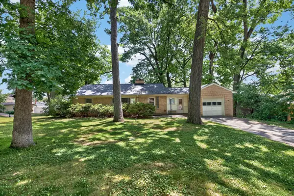 11605 W Mount Vernon AVENUE, Wauwatosa, WI 53226