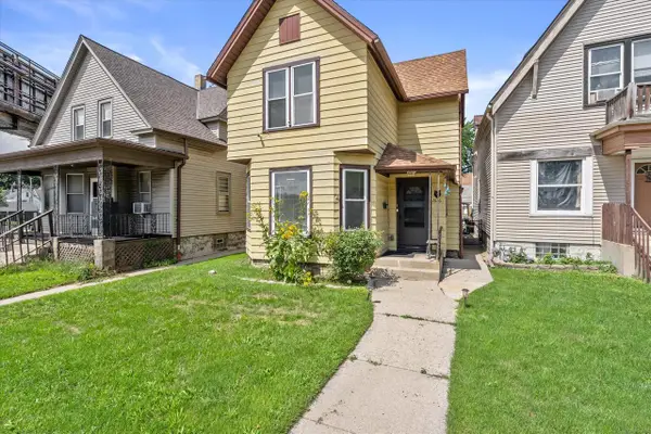 2636 W Hayes AVENUE, Milwaukee, WI 53215