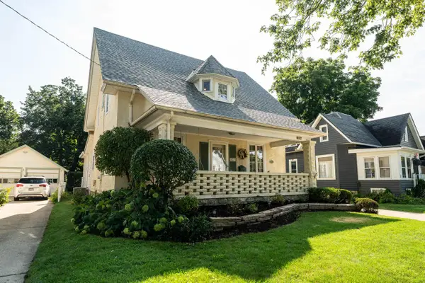 827 Oakland AVENUE, Waukesha, WI 53186