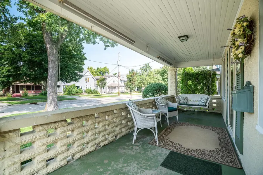 827 Oakland AVENUE, Waukesha, WI 53186 - #2