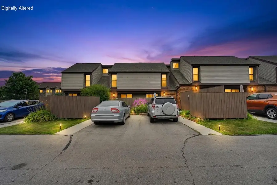 1421 W Edgerton AVENUE #R, Milwaukee, WI 53221 - #2