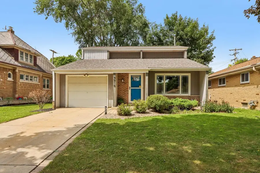 9916 W Grantosa DRIVE, Wauwatosa, WI 53222 - #2