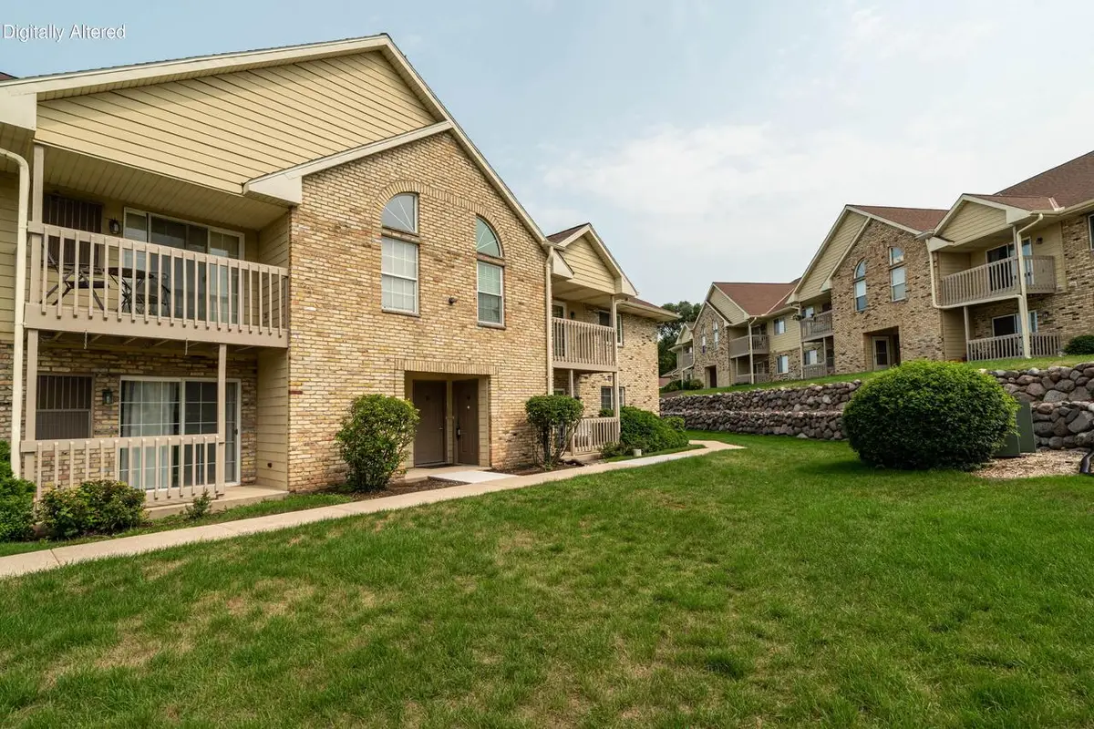 4887 Easy STREET #16, Hartland, WI 53029 - #1