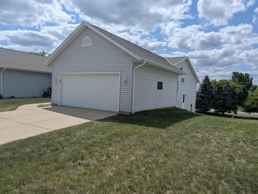 1109 Firethorn DRIVE #1, West Bend, WI 53090 - #2