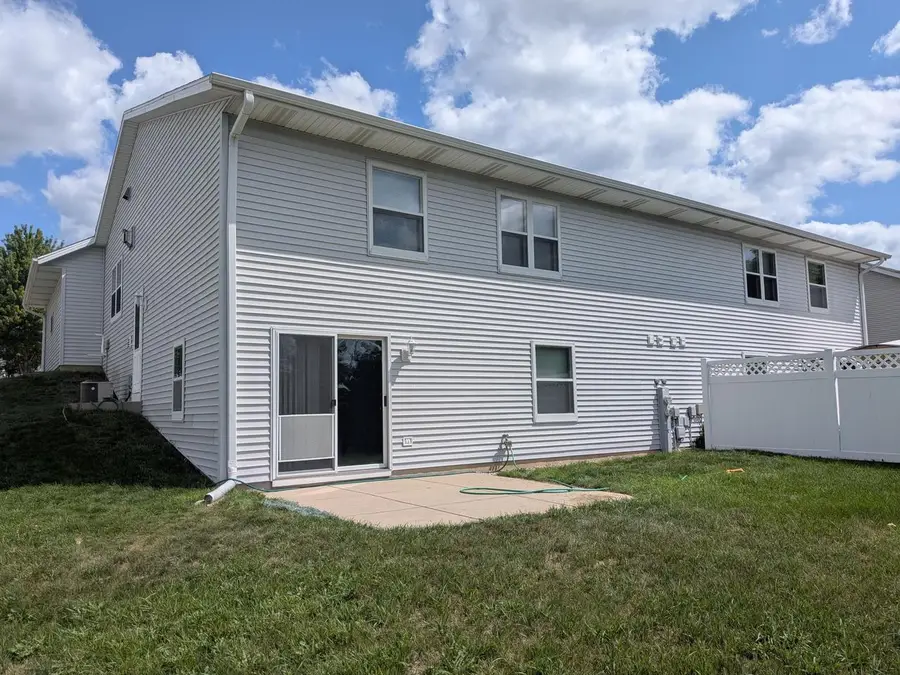 1109 Firethorn DRIVE #1, West Bend, WI 53090 - #3
