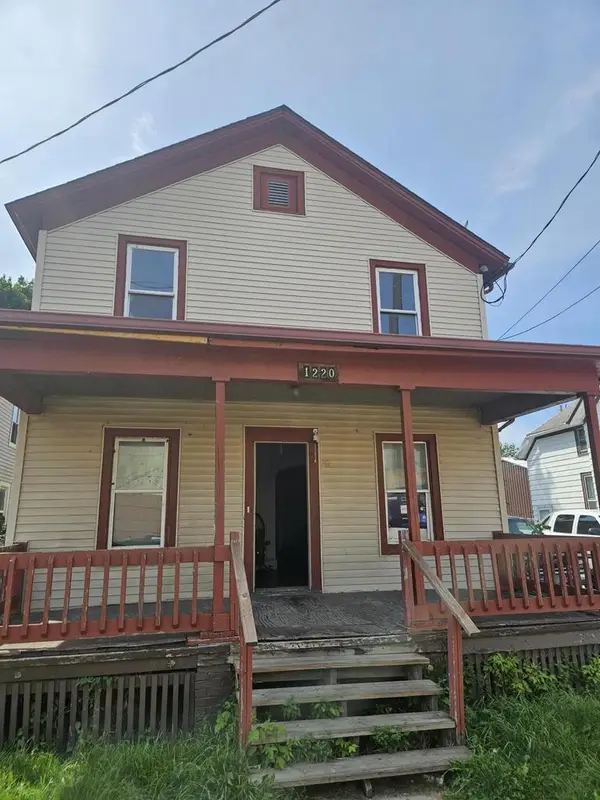 1220 N Memorial DRIVE, Racine, WI 53404