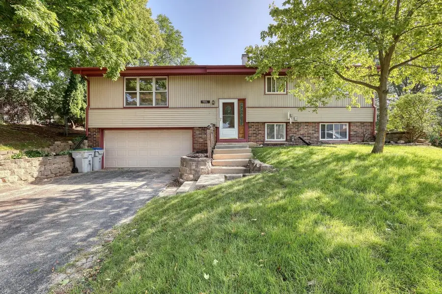 9006 W Cheyenne COURT, Milwaukee, WI 53224 - #2