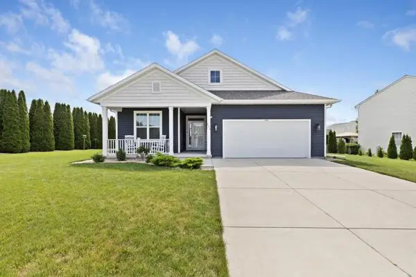 515 Hickory STREET, Belgium, WI 53004