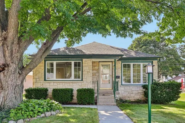 5555 N Mohawk AVENUE, Glendale, WI 53217