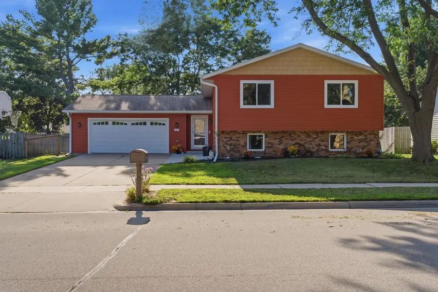 1211 Oak AVENUE N, Onalaska, WI 54650 - #2