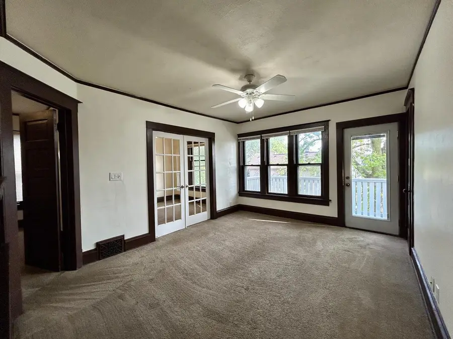 1822 E Thomas AVENUE #1824, Milwaukee, WI 53211 - #3