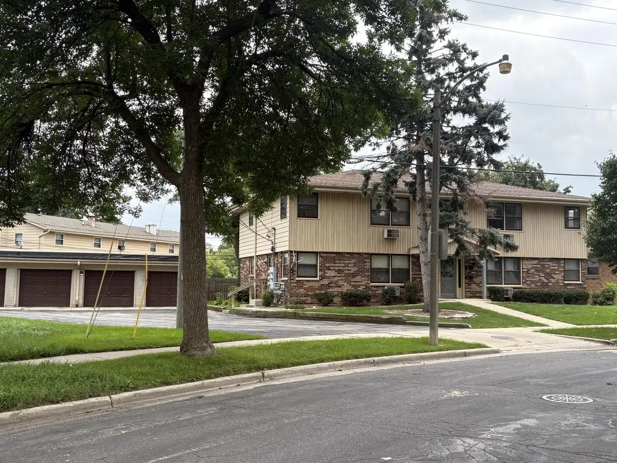 4276 S 14th STREET, Milwaukee, WI 53221 - #1