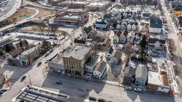 915 W National AVENUE, Milwaukee, WI 53204