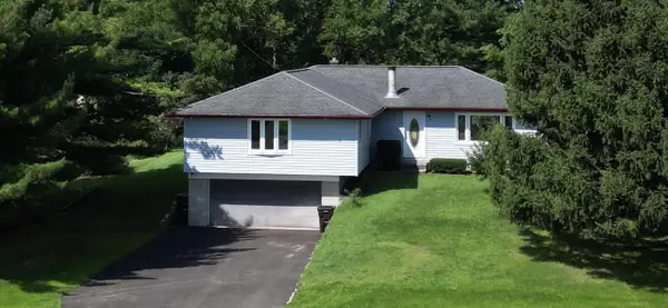 W224S9189 Leo LANE, Big Bend, WI 53103