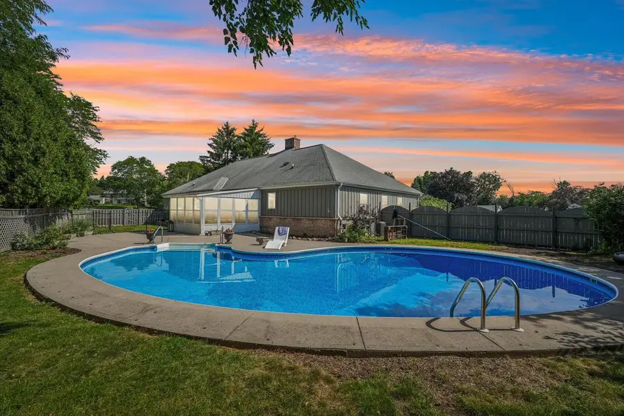 2135 Michelle DRIVE, Brookfield, WI 53045 - #3