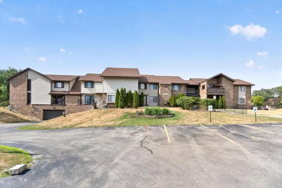 9034 W Lisbon AVENUE, Milwaukee, WI 53222 - #2