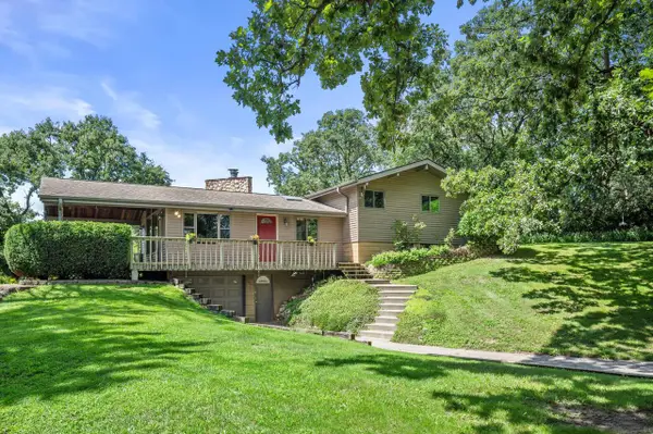 126 Oak Crest DRIVE, Wales, WI 53183