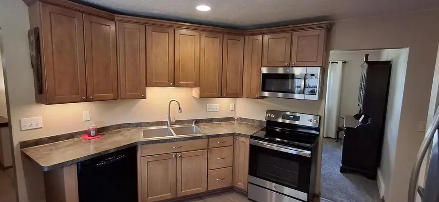 548 Oakwood DRIVE, Hartland, WI 53029 - #2