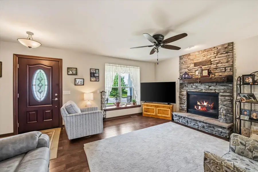 2748 Gateway AVENUE, Hartford, WI 53027 - #3