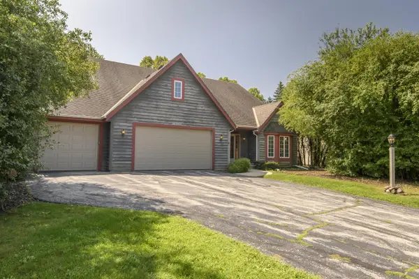 N52W14305 Thornhill DRIVE, Menomonee Falls, WI 53051