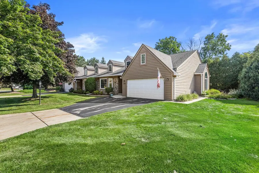 7312 S 77th STREET, Franklin, WI 53132 - #2