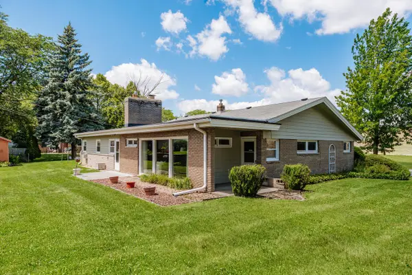 11307 W Garfield AVENUE, Wauwatosa, WI 53226