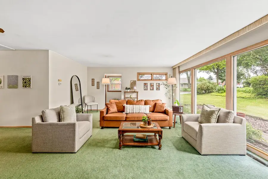 11307 W Garfield AVENUE, Wauwatosa, WI 53226 - #2