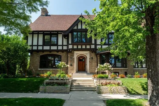 3107 N Shepard AVENUE, Milwaukee, WI 53211 - #1