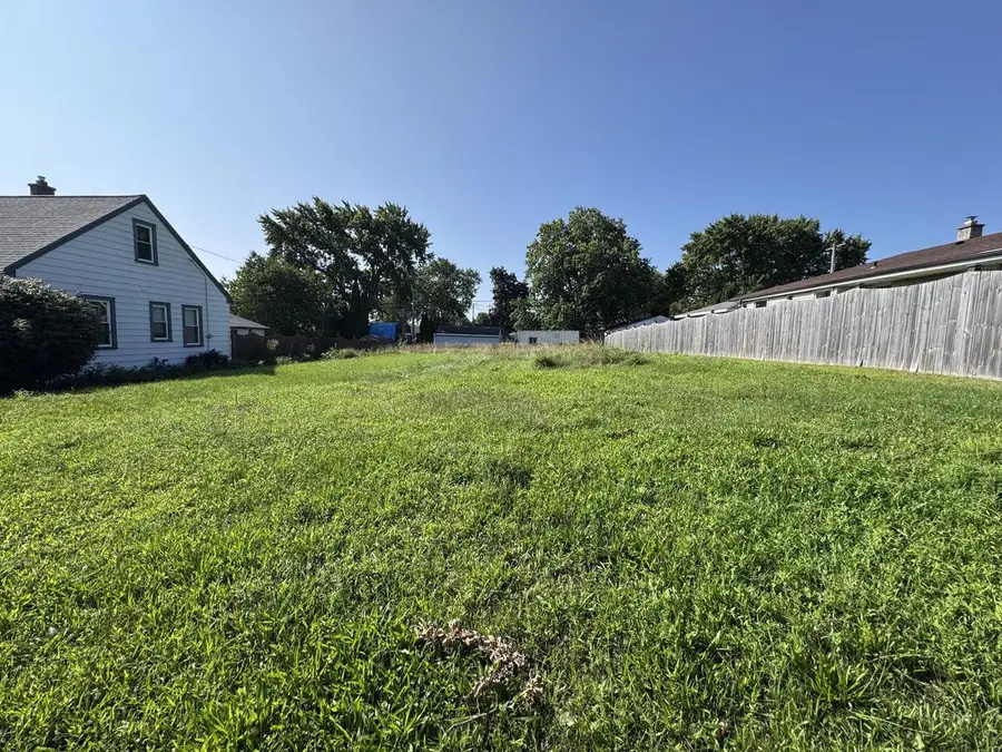 3323 W RAMSEY AVENUE, Greenfield, WI 53221 - #3