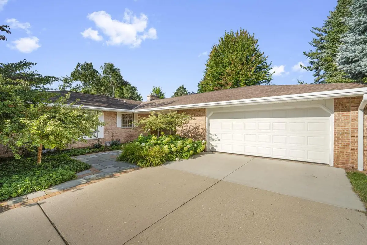 W74N755 Spruce AVENUE, Cedarburg, WI 53012 - #1