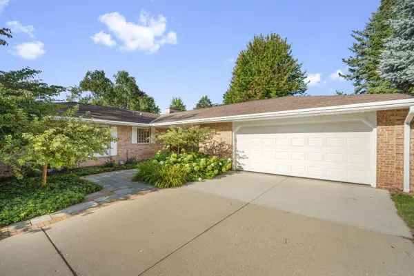 W74N755 Spruce AVENUE, Cedarburg, WI 53012