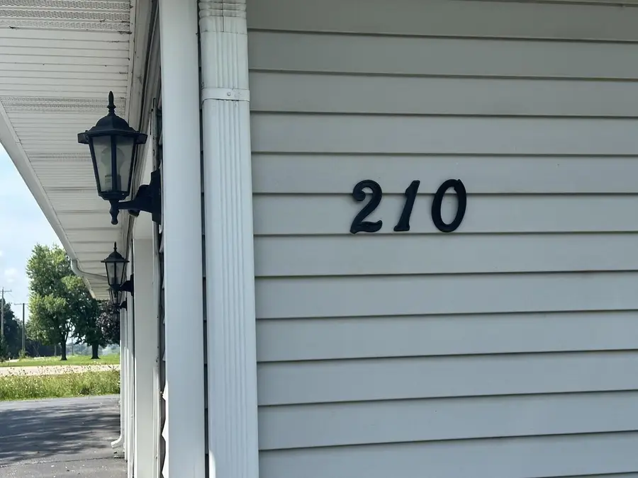 210 E Remer ROAD #204, Elkhorn, WI 53121 - #2