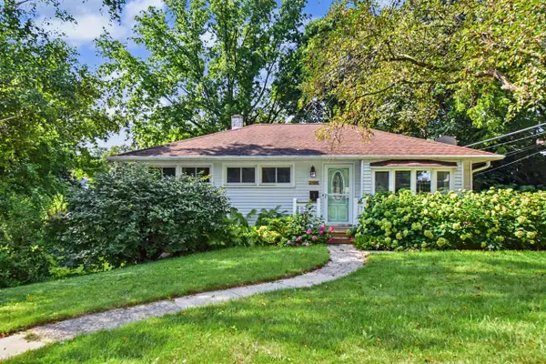 1025 W Cumberland DRIVE, Waukesha, WI 53186