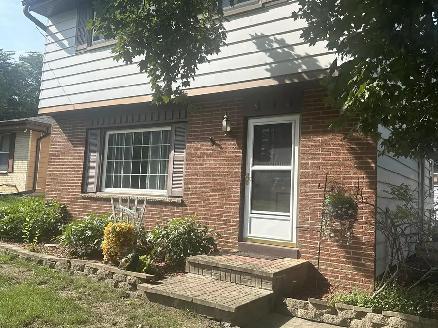 310 W Uncas AVENUE, Milwaukee, WI 53207 - #2