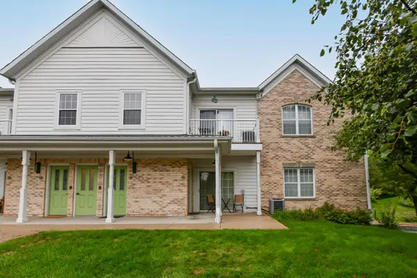 2740 Northview ROAD #104, Waukesha, WI 53188