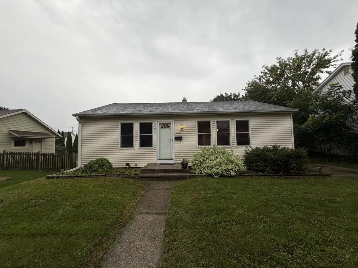 1028 8th AVENUE, Grafton, WI 53024 - #1