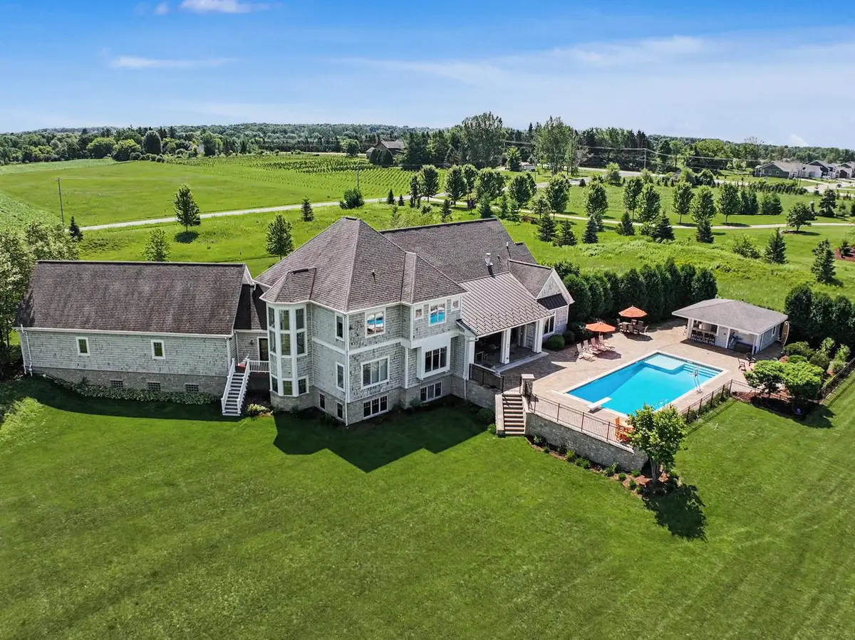 W148N12133 Pleasant View DRIVE, Germantown, WI 53022 - #1