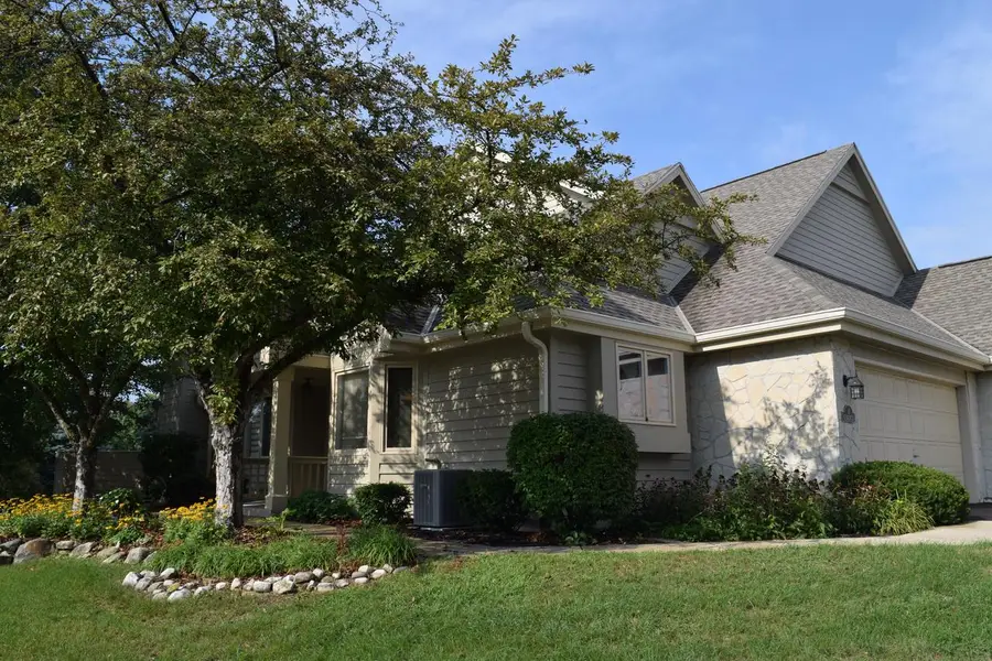 N21W24130 Garden CIRCLE #1 A, Pewaukee, WI 53072 - #2
